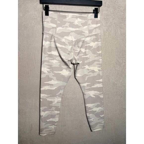 Athleta Womens Capri Style Workout Active Leggings Beige Gray Camo Size Small P - Picture 2 of 4